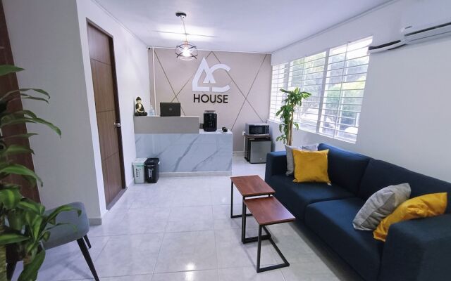 AC - House Laureles - Self Checking