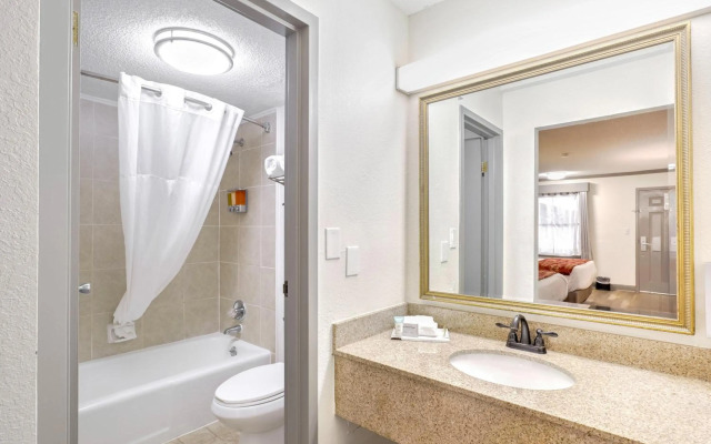 The Guest Lodge Gainesville