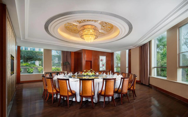 Golden Eagle Summit Hotel Kunming