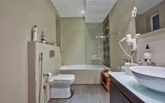 Stunning Sliema 2 Bed Apt Meters Away From Beach