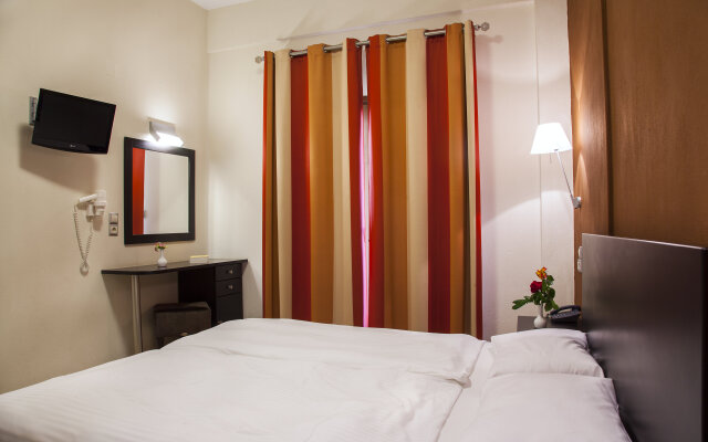 Meteoritis Hotel
