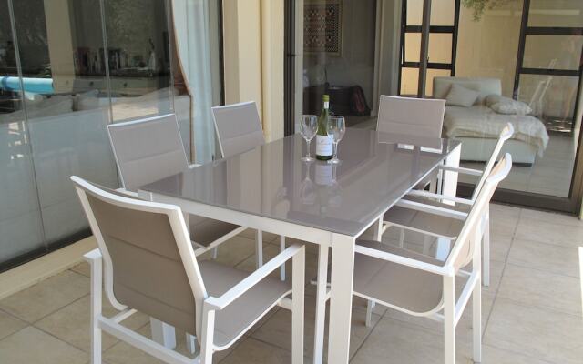 Stunning Cape Peninsula Holiday Villa With Pool