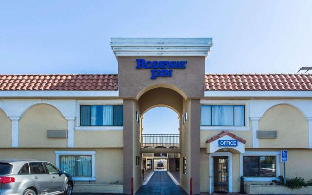 Rodeway Inn & Suites LAX