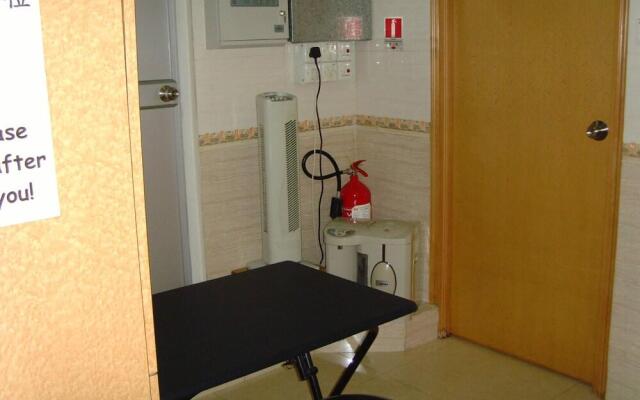 Yue Ka Guest House - 52-54 Argyle Street