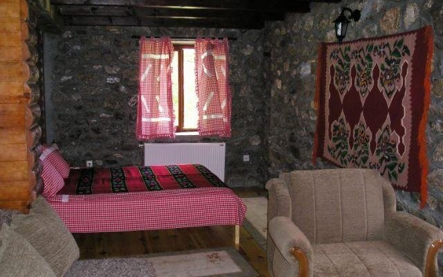 Komnenovo etno selo Kula Damjanova