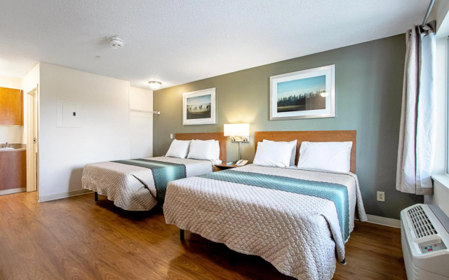 HomeTowne Studios by Red Roof Denver - Lakewood West