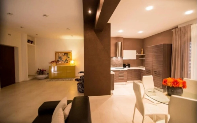 Villa Relax With Great Garden Terrace and Pool