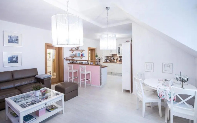 Silvie Apartments - Roosevelt