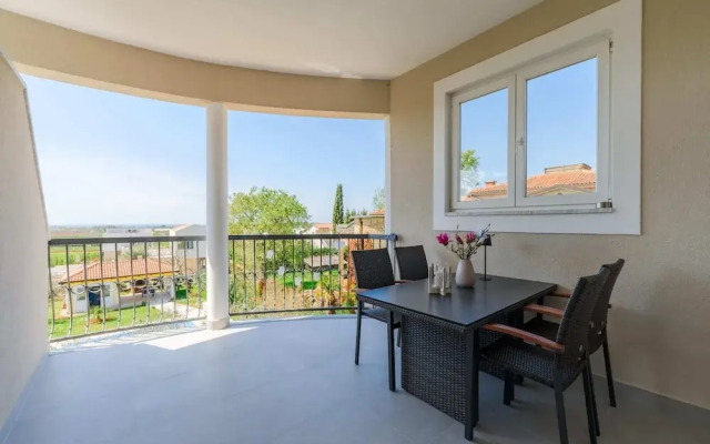 Cosy Apartment With Fenced Garden