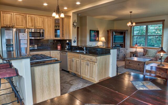 120 Rachel Lane Private Home with Hot Tub