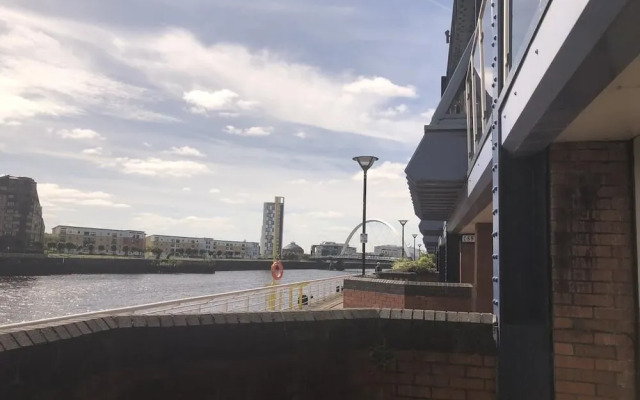 City Centre Suite by the Clyde Lancefield