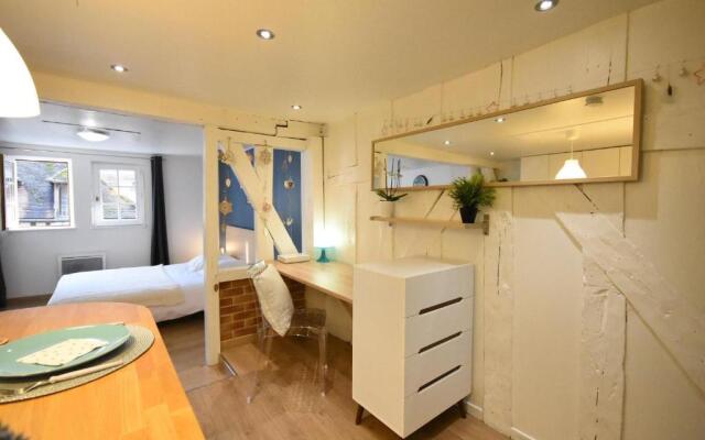 STUDIO dans le COEUR HISTORIQUE (WIFI et GARE)