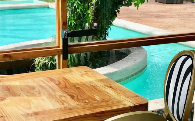 Howard Johnson By Wyndham Olmue