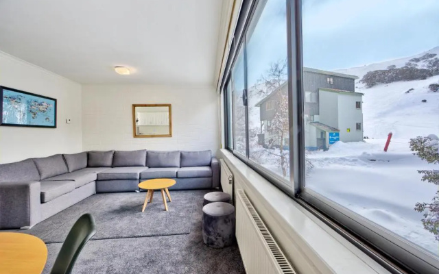 Snow Ski Apartments 12