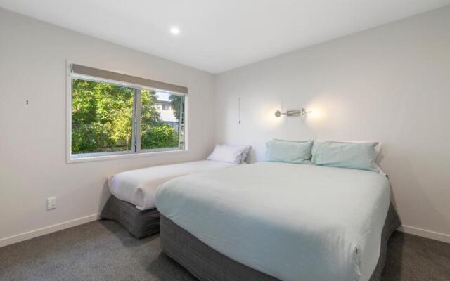 Stunner on Stanley - Wharewaka Holiday Home