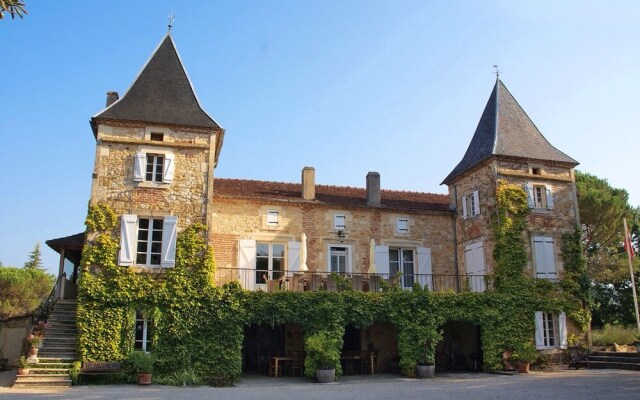 Wonderful location for weddings and parties by French château