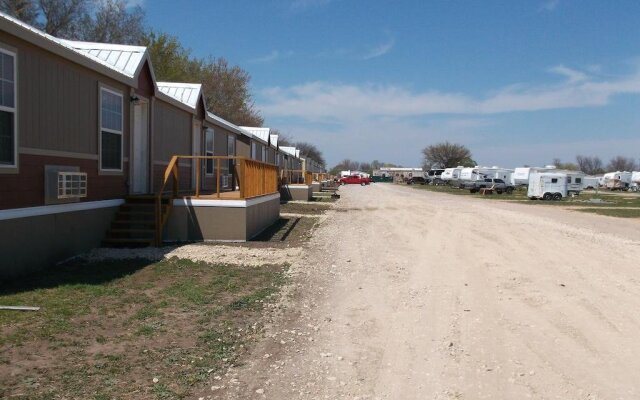 Big Chief Extended Stay Cabins - Campground