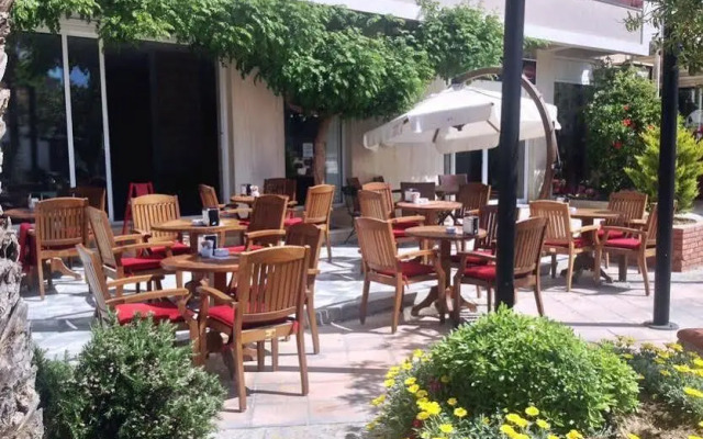 Oğlakçıoğlu Çeşme Hotel
