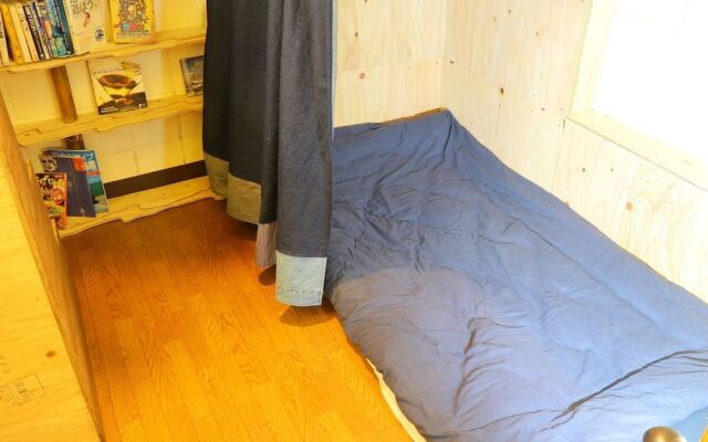 Cafe Bar & Hostel Go Me