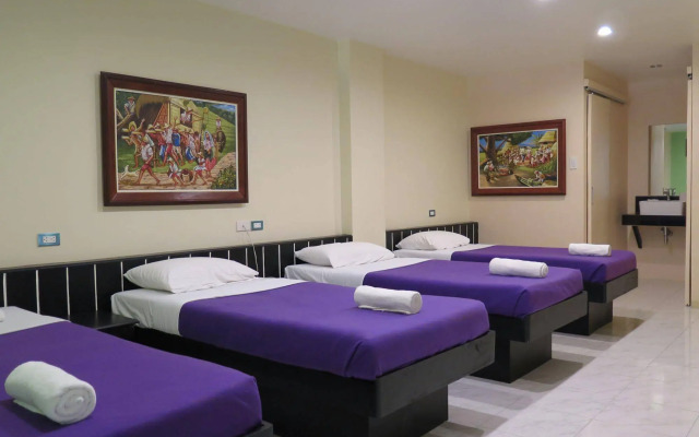 Royale House Hotel Davao powered by Cocotel