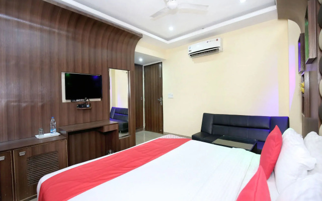 OYO 5710 The Majestic Crown Hotel