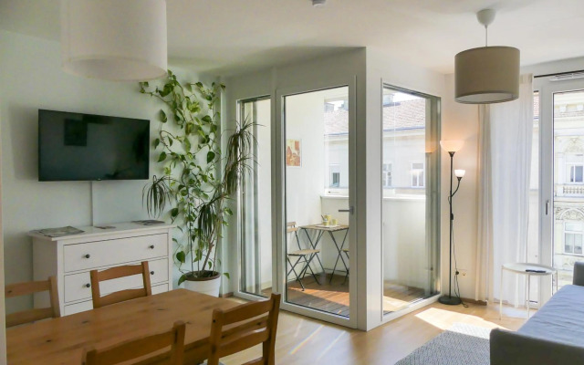 Vienna Sunny Side Up Apartments