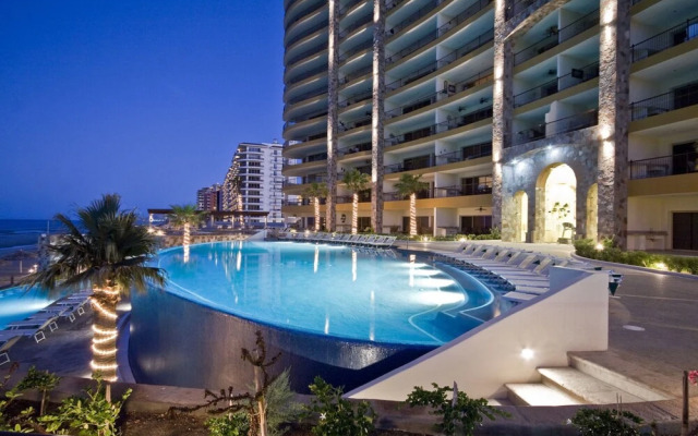 Sonoran Sky 2BR Upper 1104 by Casago