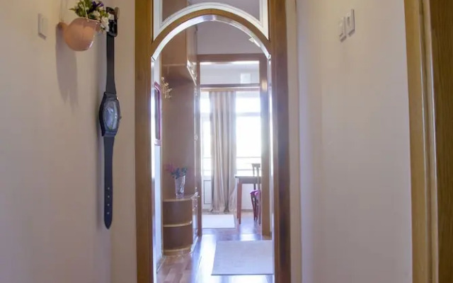 Aheste_simple Sea View Flat in Lovely Old Town