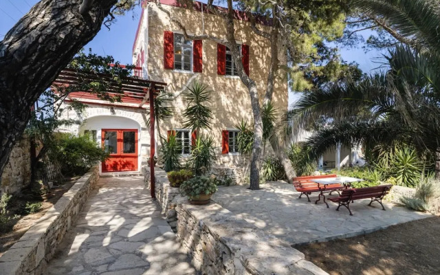 Villa Gaia Syros 1800 s Stone Building