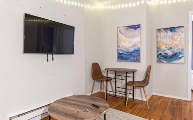 Lovely 2 Bedroom Cozy Monthly Apartment, New York