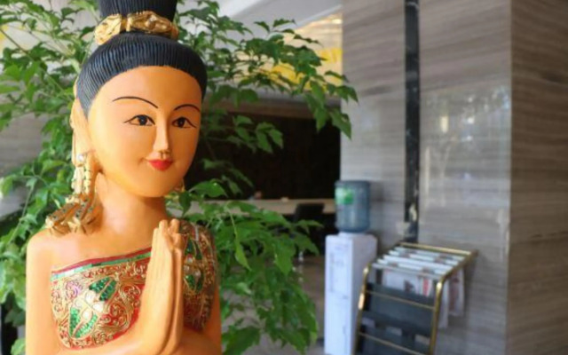 Langshen Hotel (Xichang Torch Square Haihe Sky Street)