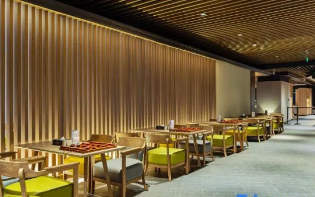 Jingmen Shuangquan Hot Spring Hotel