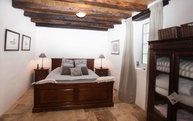 Le Prunier - in a Rural Location