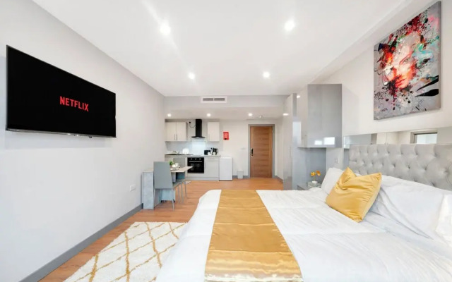 Studio Apartment in London - Ilford, East London
