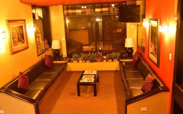 Hotel Holiday Suites