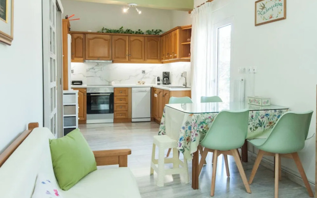 Classical 2 Bd Beauty Apt in Chalandri