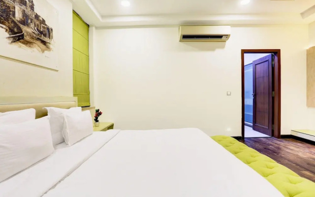 Mordern Rooftop Restro and Pool at Udaipur