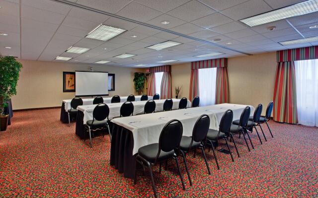 Holiday Inn Express Hotel & Suites Airdrie-Calgary North by IHG