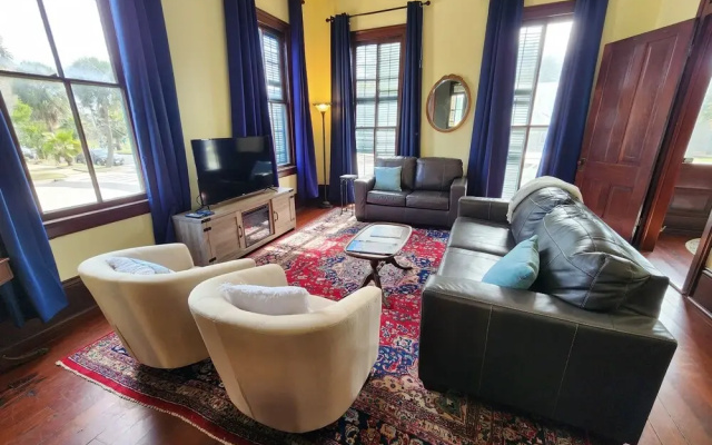 1886 Victorian 4 Bedroom Home by Redawning