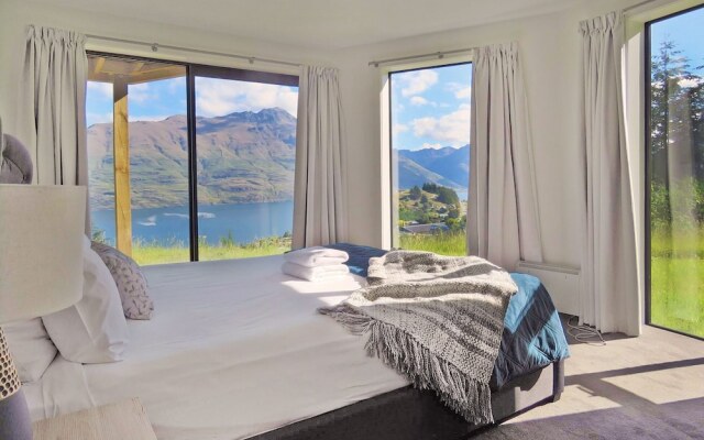 Newly Built Luxe House with Magnificent View