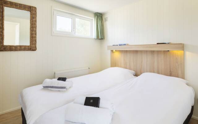 Unique Beach House With Dishwasher and Beautiful View, in a Holiday Park