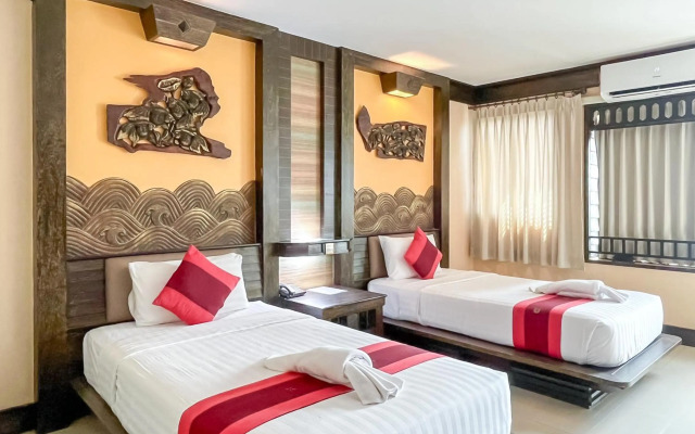 Ruean Phae Royal Park Hotel