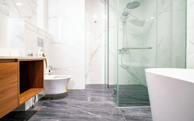 Moonway Luxury Suites At CORE Residence