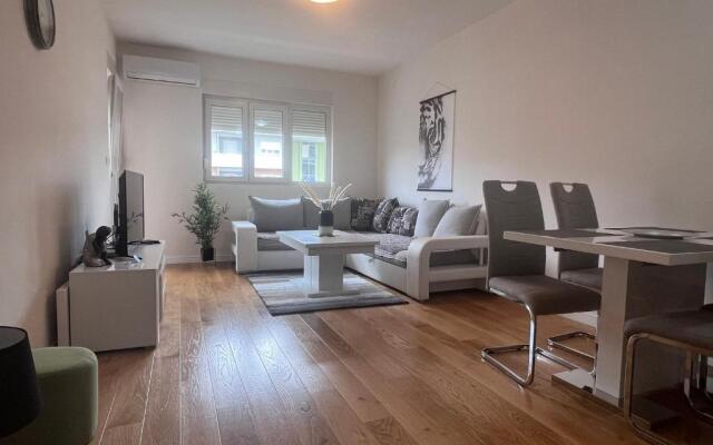Apartment 79•Central Point