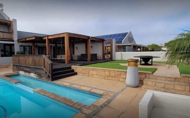 Rox and Sea Country Lodge