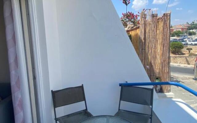 Renovated 1-bedroom duplex 100m by sea