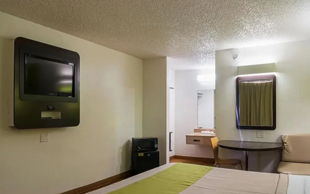Motel 6 Harvey LA