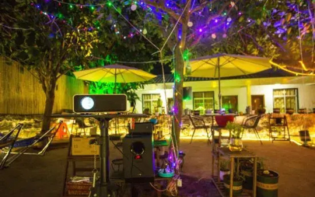 Weizhou Island Lanhai Breeze Homestay