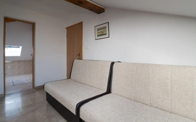 Tiho - 10m From the Beach - SA1 Potkrovlje