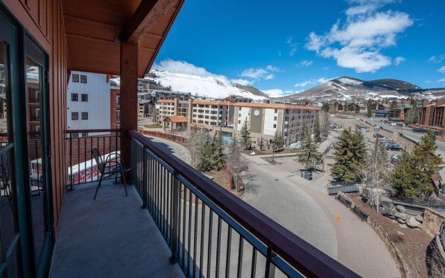 Two Bedroom Condo with Balcony over Mountaineer Square - Just Steps from the Slopes! 2 Condo - No Cleaning Fee! by RedAwning
